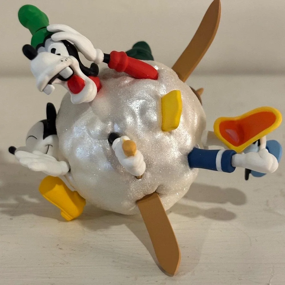 Hallmark Keepsake Ornament Goofy's Ski Adventure Mickey & Co Disney 1993‎ Box